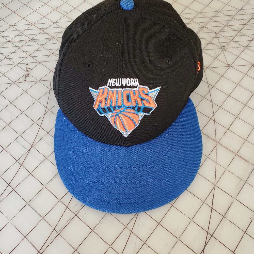 New York Knicks Basketball Ball Cap in black and blue.size 7 3/8.